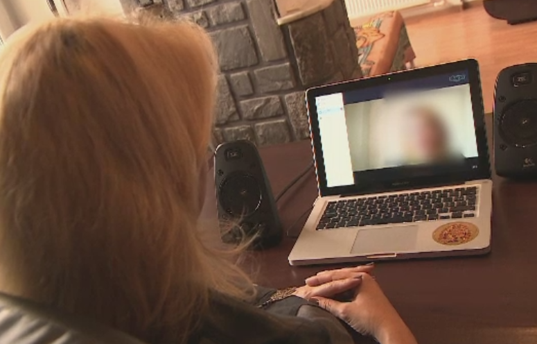 Terapia online cu psiholog, tot mai cautata de romanii plecati din tara. Cat costa o sedinta