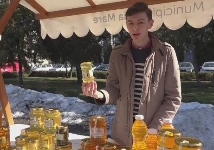 Mierea va fi mai putina si mai scumpa anul acesta. Apicultorii se plang ca un sfert din albine au murit in timpul iernii