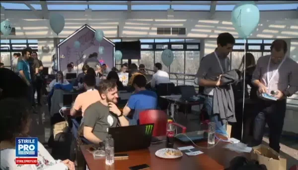 Manusa care depisteaza boala Parkinson si aplicatia care iti completeaza tinuta. Inventiile celor mai buni viitori ingineri