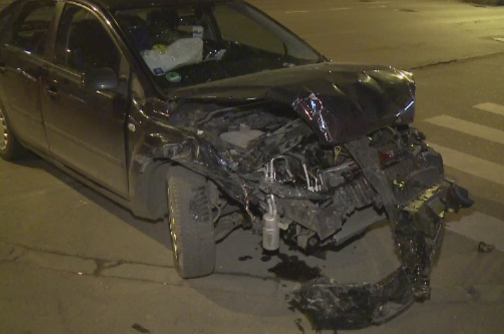 Dezastrul provocat in Bucuresti de un sofer de 19 ani, cu permis de o luna. Tanarul a avariat trei autoturisme