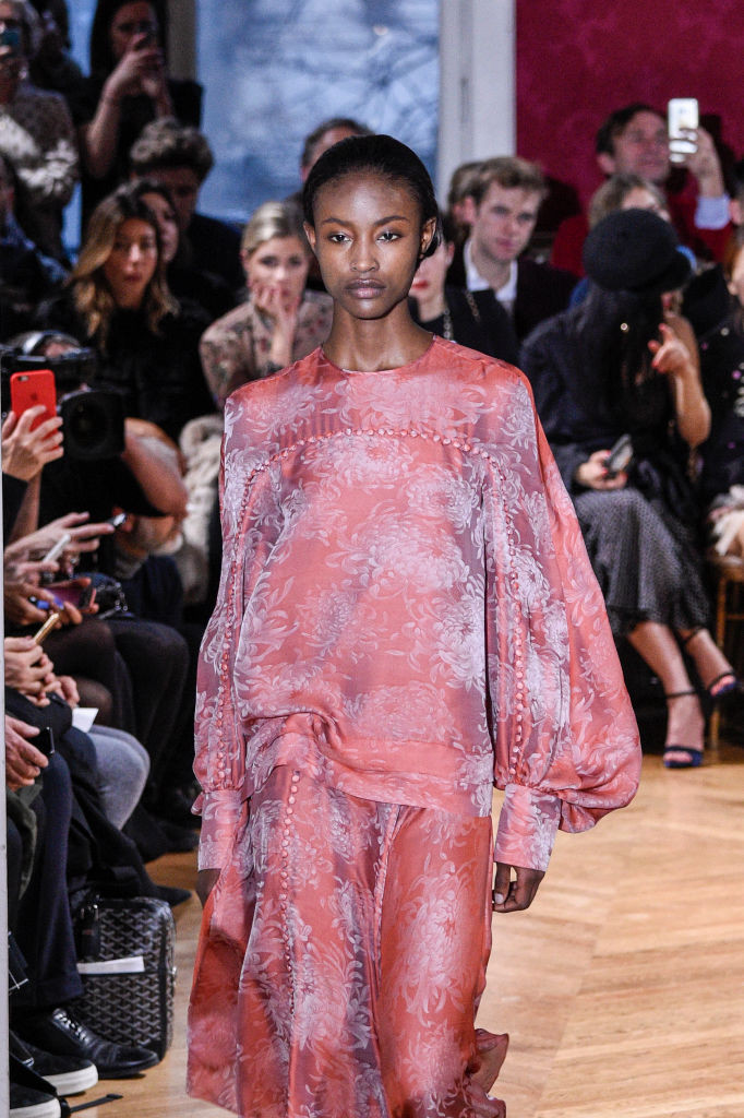 Extravaganta a atins cote neasteptate la saptamana modei de la Paris. Vivienne Westwood a fost surpriza serii