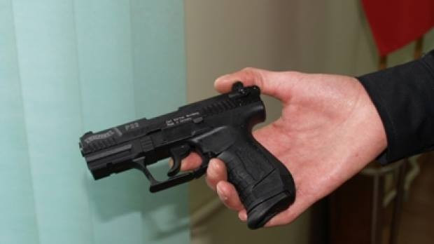 Ancheta in Timis, dupa ce un politist a anuntat ca nu-si gaseste pistolul. Unde se afla arma si cele doua variante de ancheta