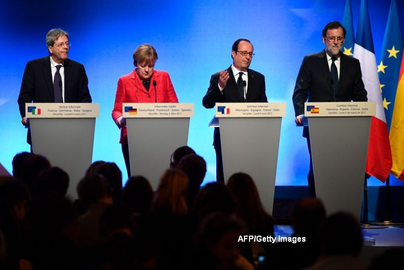 Liderii celor mai mari patru economii din UE, intalnire in Franta. Hollande: "Europa poate sa se relanseze prin aparare"