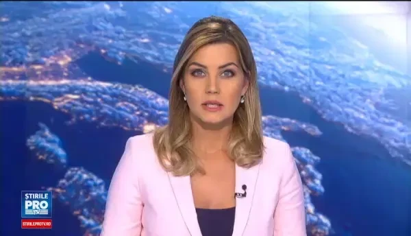 Batran ranit de o bucata de tencuiala dintr-o cladire veche, in centrul Timisoarei. Ce amenda au luat proprietarii