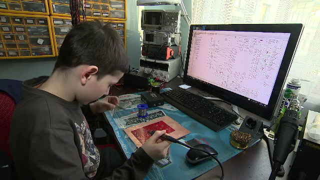 La doar 9 ani, un baietel din Polonia poate deveni cel mai mare inventator al lumii. Anul trecut a fost admis la facultate