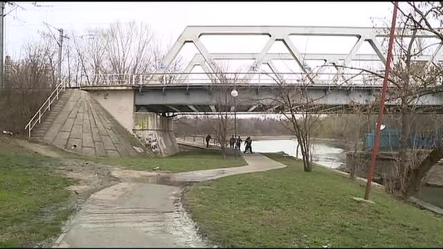 Tanar de 16 ani, in stare critica dupa ce s-a electrocutat in timp ce isi facea un selfie