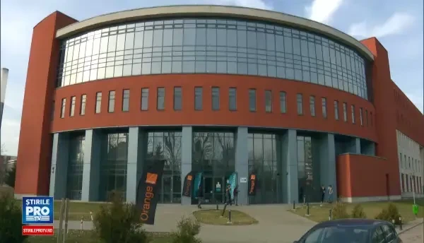 (P) Orange Romania sustine tinerii care doresc sa transforme ideile tech creative in produse reale