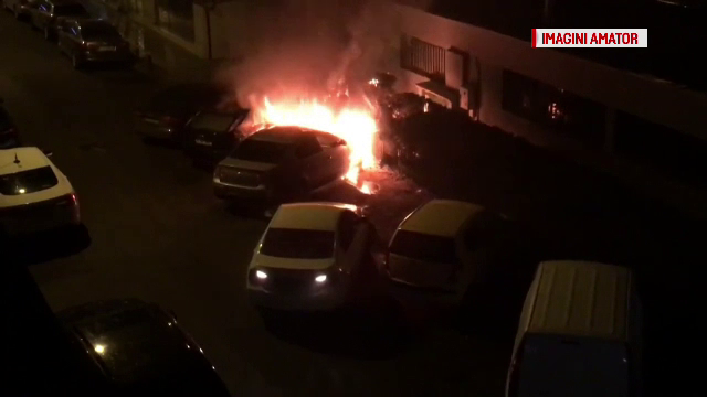 Doua masini cuprinse de flacari in cartierul Dorobanti, din Capitala. Ce a provocat incendiul