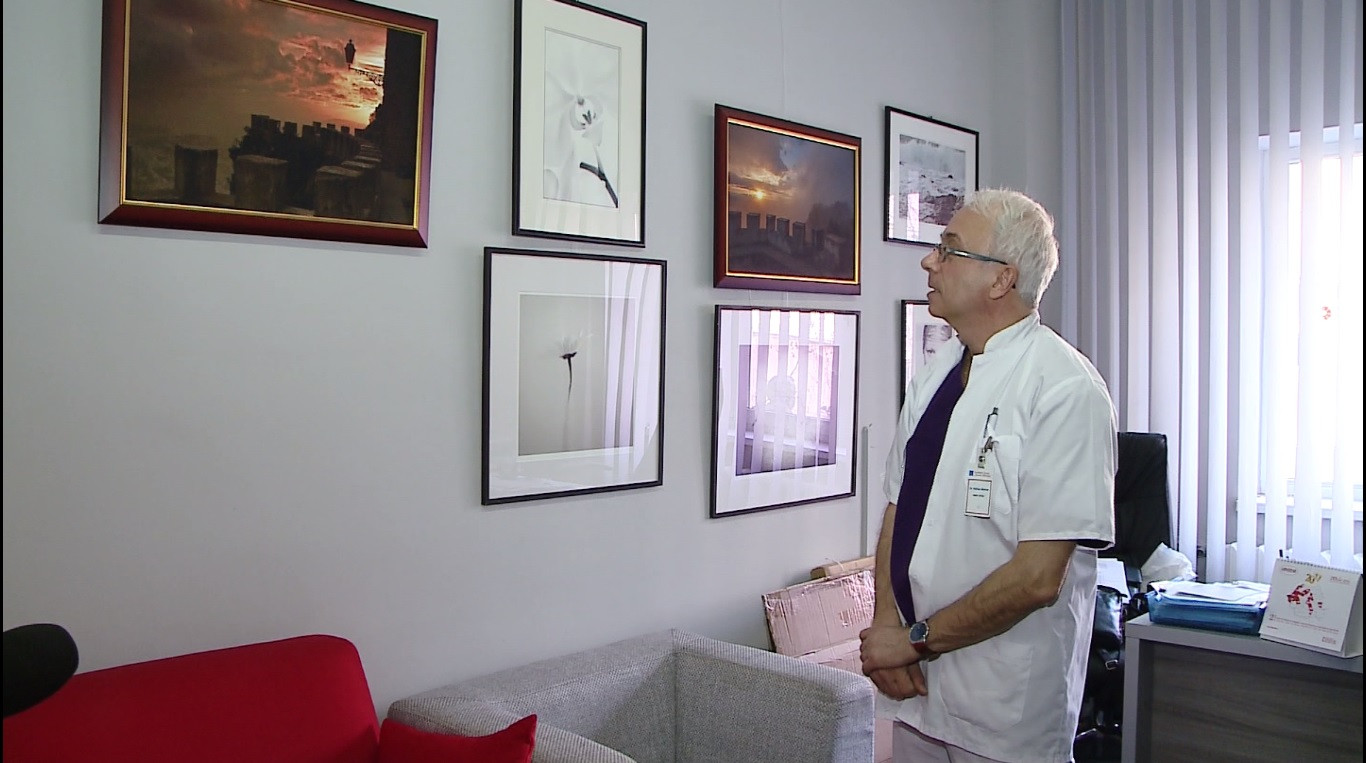 Talentul poate imbraca cele mai diverse forme sau uniforme! La Cluj un medic castiga premii peste premii la competitii