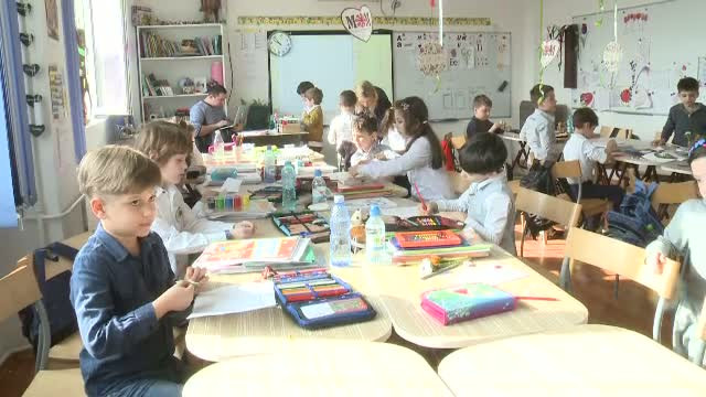 Surprizele pregatite de cei mici pentru mamele lor de Ziua Internationala a Femeii: Nimeni nu-si poate da seama cat o iubesc