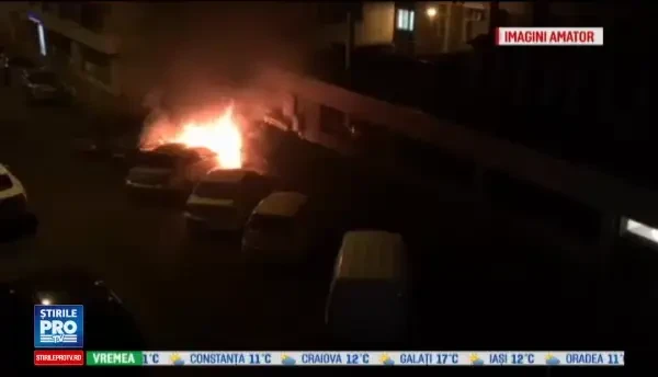 Doua masini cuprinse de flacari in cartierul Dorobanti, din Capitala. Ce a provocat incendiul