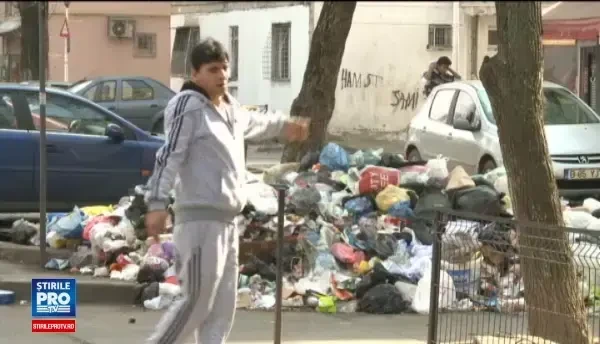 Primaria Capitalei anunta ca incepe re-asfaltarea strazilor la sfarsitul lui martie. Lucrarile se vor face seara sau noaptea