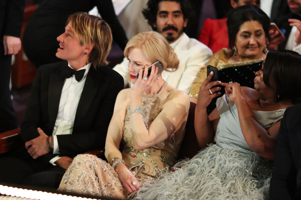 Nicole Kidman a explicat de ce a aplaudat precum o foca la gala premiilor Oscar 2017. "A fost foarte ciudat". FOTO