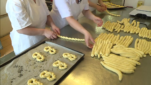 Dezbatere aprinsa printre clientii cofetariilor: care mucenici sunt mai buni, cei moldovenesti sau cei muntenesti