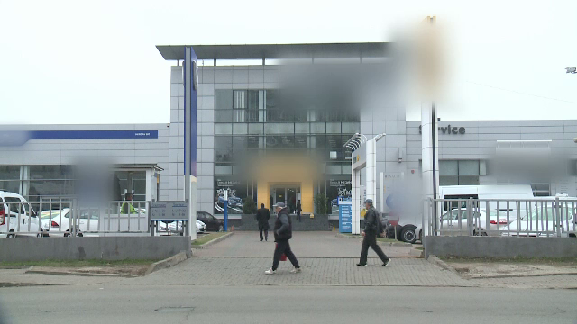 O tanara angajata la un dealer auto a pagubit sapte clienti cu 30.000 de euro. Metoda prin care ii pacalea