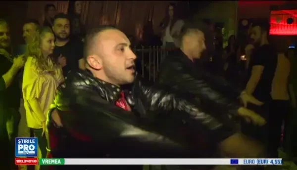 Doamnele si domnisoarele au sarbatorit pana in zori, in cluburi. Dansurile provocatoare de care au avut parte