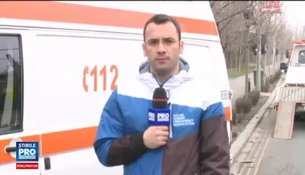 O ambulanta care transporta o pacienta la Floreasca, implicata intr-un accident cu 4 masini. Mai multe persoane, ranite