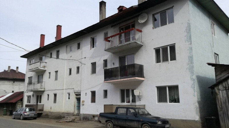 Un copil a gasit in podul unui bloc din Bistrita cadavrele a 3 bebelusi. Majoritatea locatarilor din cladire sunt pensionari