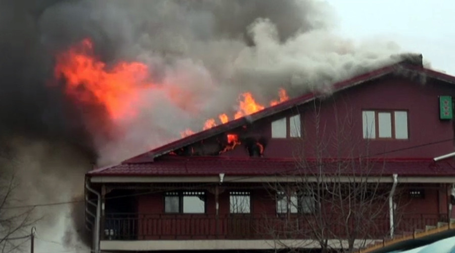 Anchete in lant dupa incendiul de la o pensiune din Focsani. Ilegalitatile suspectate de investigatori