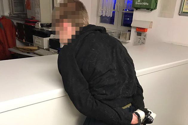 Criminalul de 19 ani care a ingrozit Germania timp de 4 zile s-a predat autoritatilor: "Chemati politia! Ma cauta!"