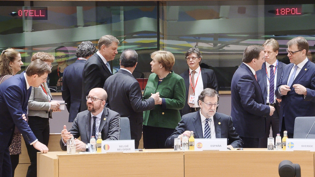 Klaus Iohannis, discutii cu Merkel si Tusk la Bruxelles. "Europa cu mai multe viteze nu e o solutie buna, poate scinda UE"