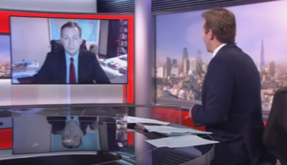 Incident ilar in direct la BBC. Ce a patit un invitat in momentul in care prezentatorul ii punea o intrebare de politica