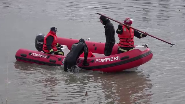 Pescar de 50 de ani disparut in Somes, cautat de pompieri. S-a cerut ajutorul autoritatilor din Ungaria