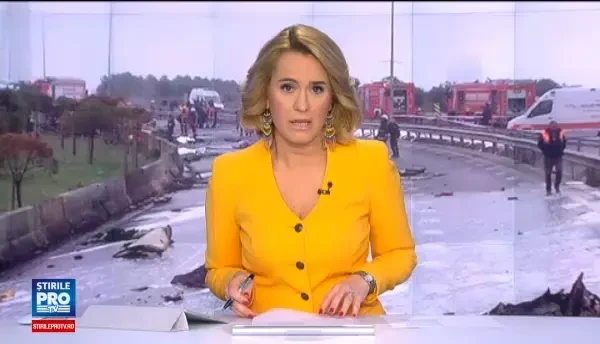 Un elicopter a lovit un turn de televiziune si s-a prabusit pe o sosea din Istanbul. Cinci oameni au murit. VIDEO