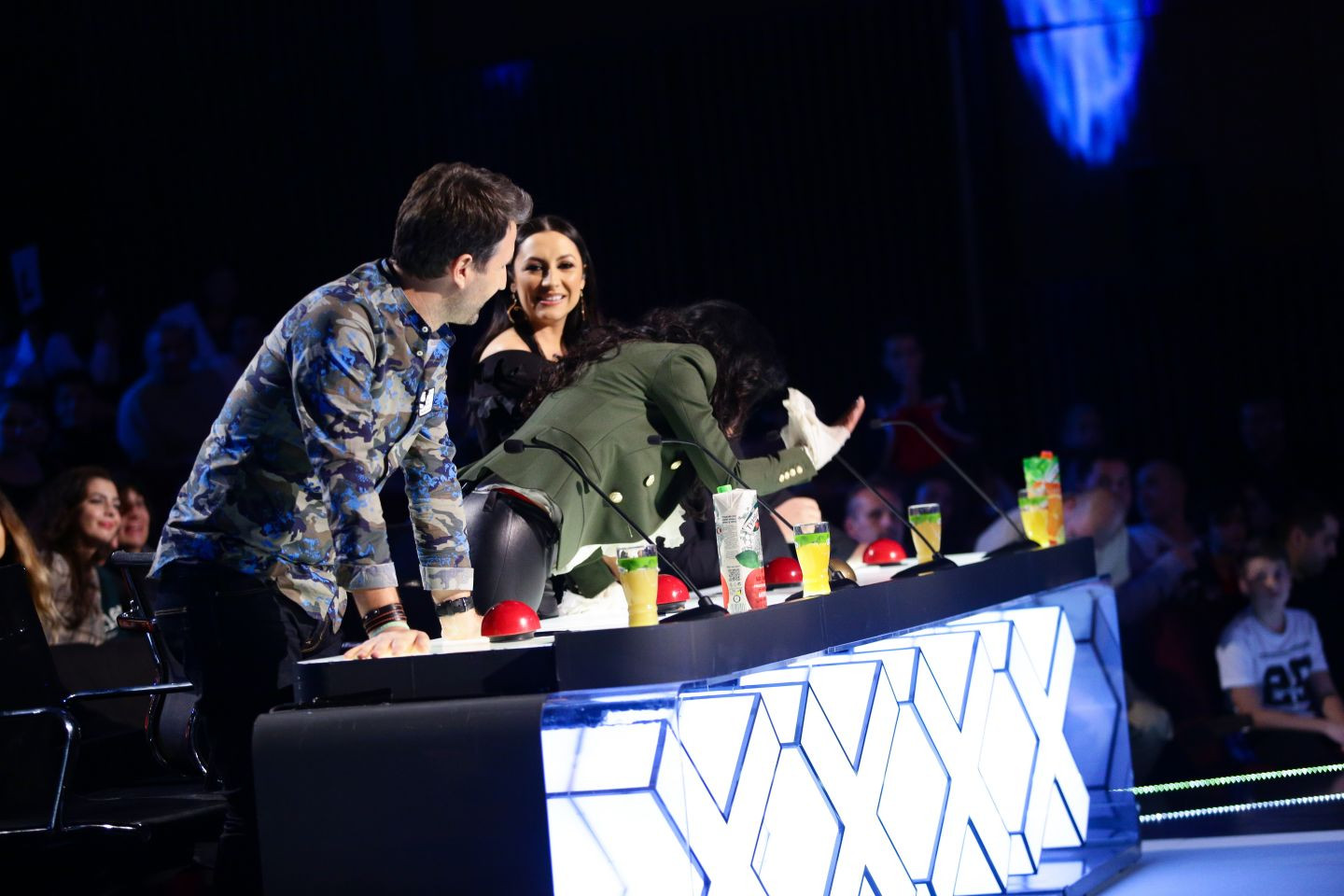 Lorelai Mosnegutu pe scena la Romanii au Talent