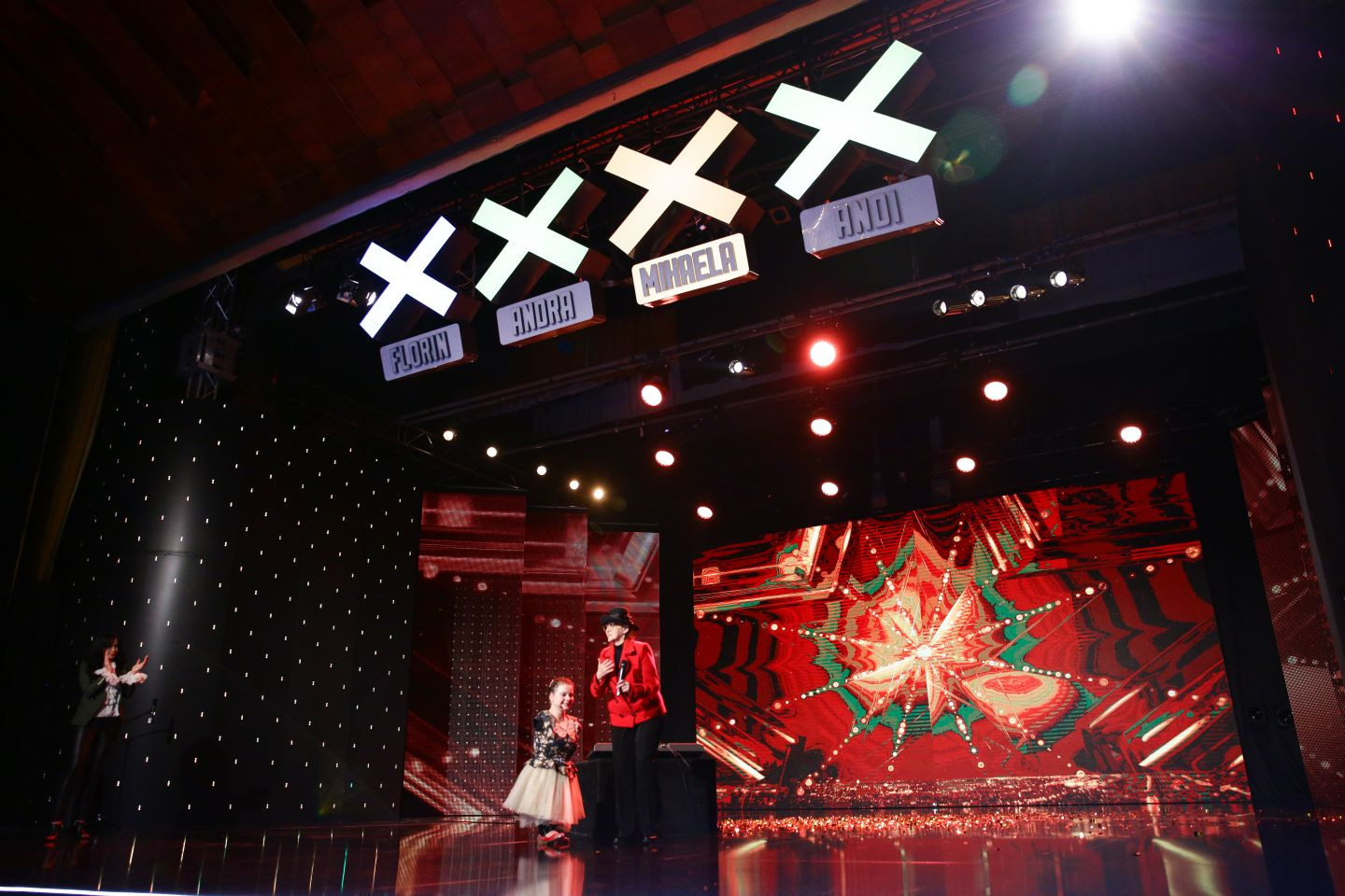 Lorelai Mosnegutu pe scena la Romanii au Talent