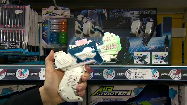 Jucariile muzicale ar putea strica auzul copiilor. Unele sunete ajung si la peste 100 de decibeli, cat decolarea unui avion