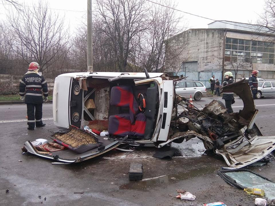 Accident grav pe DN 5, la iesirea din Giurgiu. O tanara de 22 de ani a murit, iar 4 persoane au fost ranite