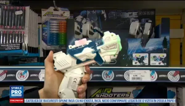 Jucariile muzicale ar putea strica auzul copiilor. Unele sunete ajung si la peste 100 de decibeli, cat decolarea unui avion