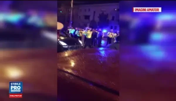 Tanarul care a ranit un politist, apoi s-a baricadat in masina, a fost retinut. Este cercetat pentru tentativa de omor