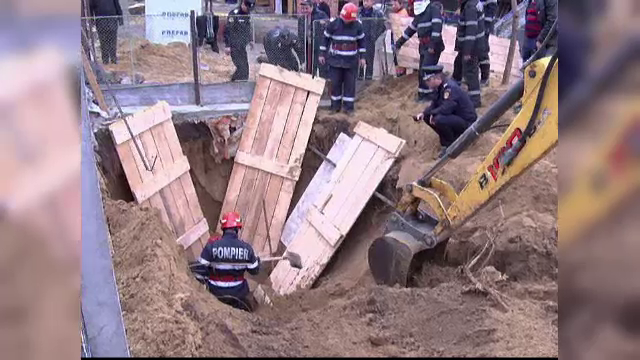 Baiatul de 17 ani prins sub un maldar de pamant in Buzau a murit. El si alti doi minori lucrau la negru si fara echipament