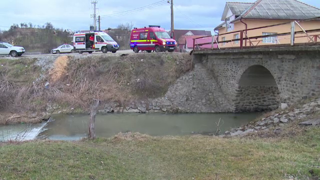 Intoarsa de la un priveghi unde a baut, o femeie de 58 de ani a cazut de pe un pod. Cine a fost cel care a salvat-o