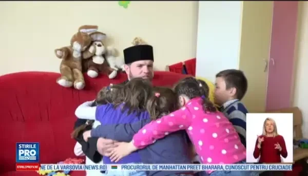 Preotul Vladimir din Razboieni a schimbat viata a sute de suflete. Centrele in care ii ajuta pe copii si pe varstnici