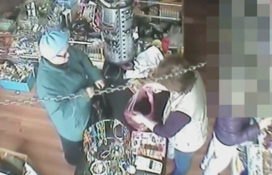 A instalat camere de supraveghere in magazinul sau si a avut o surpriza uriasa. Ce a descoperit patronul din Satu Mare