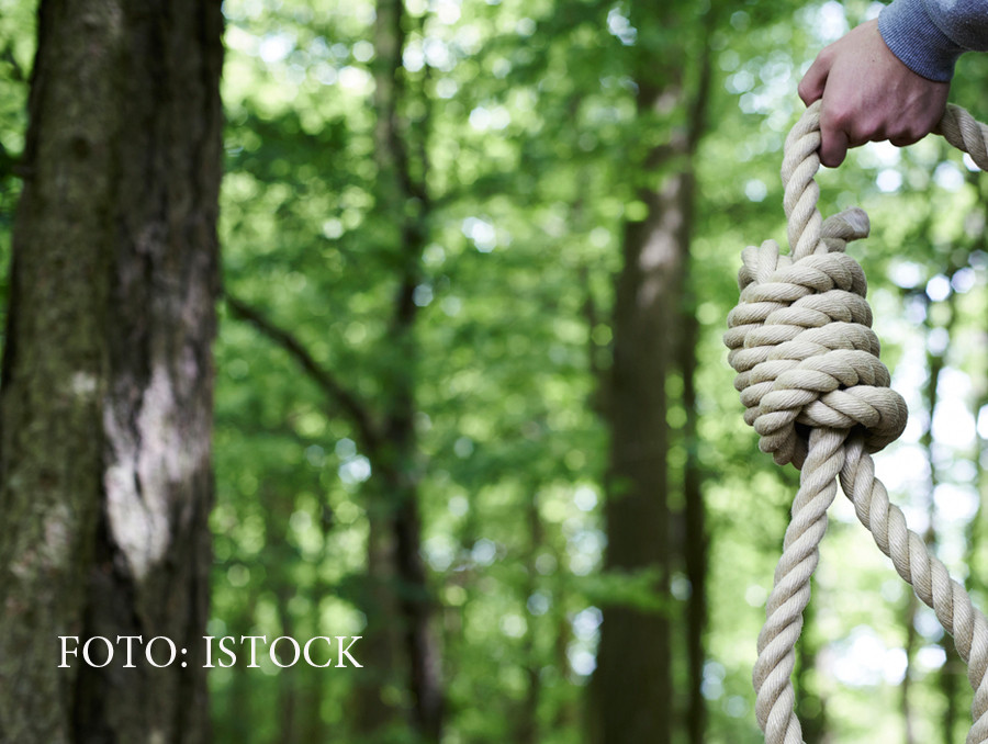 "Copac blestemat", intr-un sat din Braila. Un barbat ce n-avea nicio problema a trecut pe langa el si a decis sa se spanzure