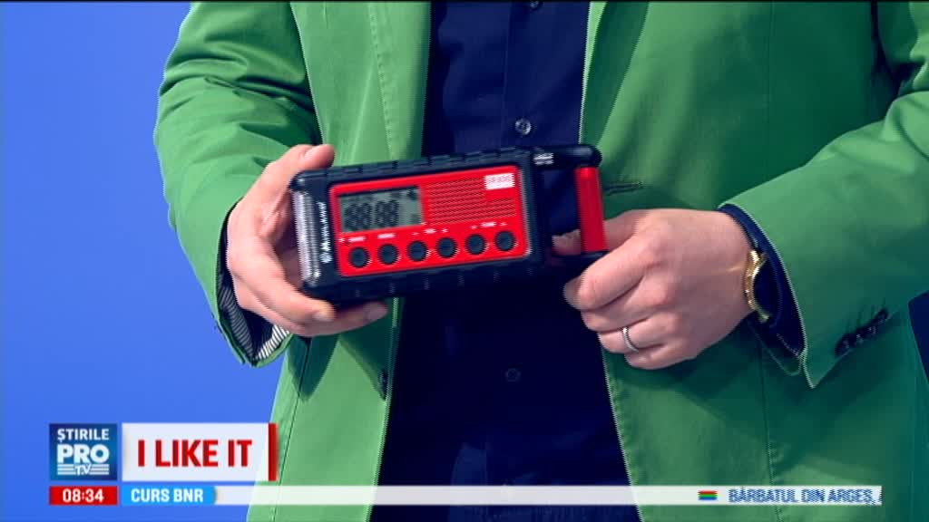 iLikeIT. Aparate destepte pentru pasionatii de muzica. Statia radio care se incarca la manivela, in caz de urgenta