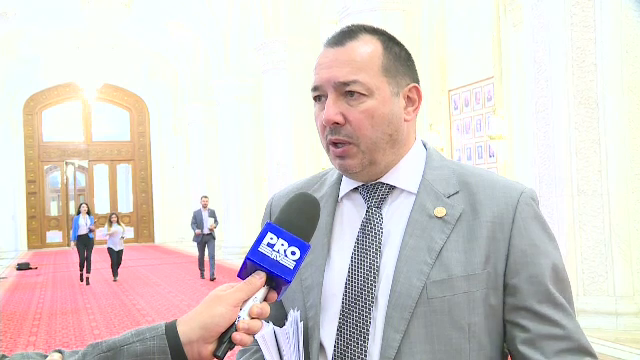 Bugetari cu salariile scăzute, după noul Cod Fiscal. Parlamentarii vor câştiga însă mai mult