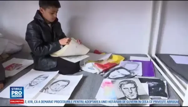 Un copil afgan de 10 ani, aflat intr-o tabara in Serbia, este supranumit micul Picasso. Cat de bine ii ies portretele