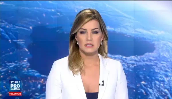 Camion incarcat cu legume si fructe, rasturnat pe DN1. A fost nevoie de o macara de mare tonaj pentru a il ridica