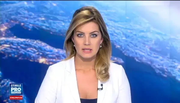 Scene revoltatoare surprinse pe o sosea din judetul Galati. Un sofer a filmat un cal tras de o masina