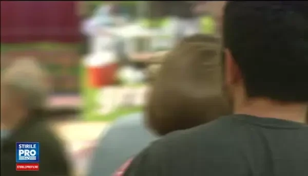 Romanii, pacaliti de sute de promotii mincinoase. Cat plateste de fapt un client atunci cand ia un bax de bere la oferta