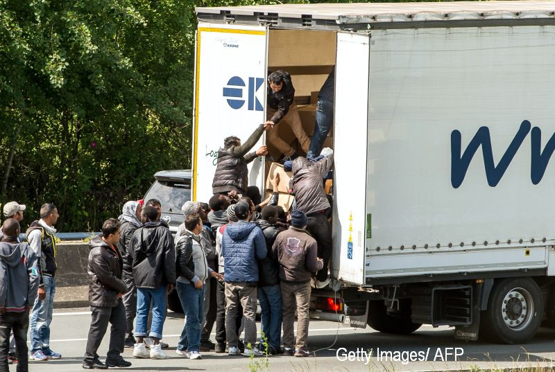 Soferul roman arestat in Spania pentru ca in camionul sau au fost gasiti 8 irakieni a fost eliberat. Ce au spus autoritatile