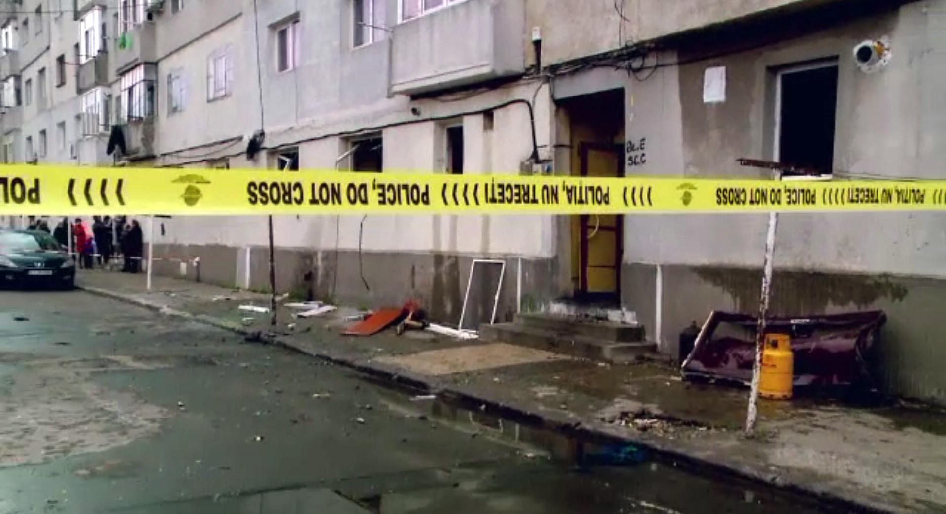 Explozie intr-un bloc din Constanta, din cauza unei butelii de gaz. Zeci de apartamente au fost afectate