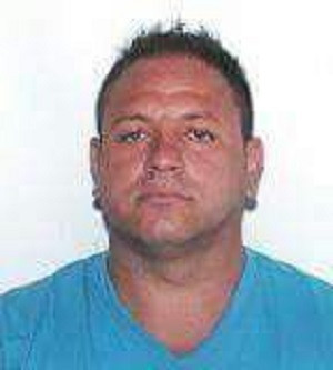 Criminalul din Oradea s-a aruncat din apartamentul mamei, unde era ascuns. Vecina: "Era casatorit, nu trebuia sa faca asta"