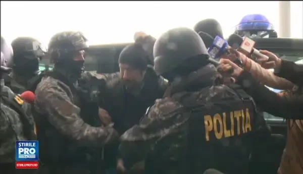 Rafael Garay a fost extradat miercuri in Chile. Presa sud americana: Unii cred ca romanca i-a mancat banii