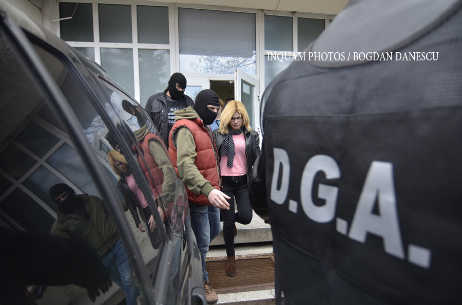 Doi angajati ai Centrului de Transfuzii din Craiova, retinuti. Politistii i-au prins in flagrant vanzand pungi cu sange